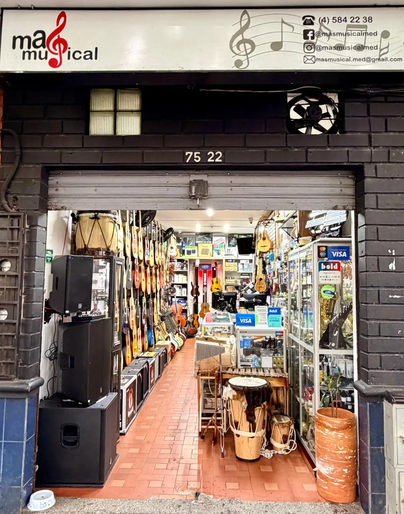 Exterior tienda Más Musical Medellín